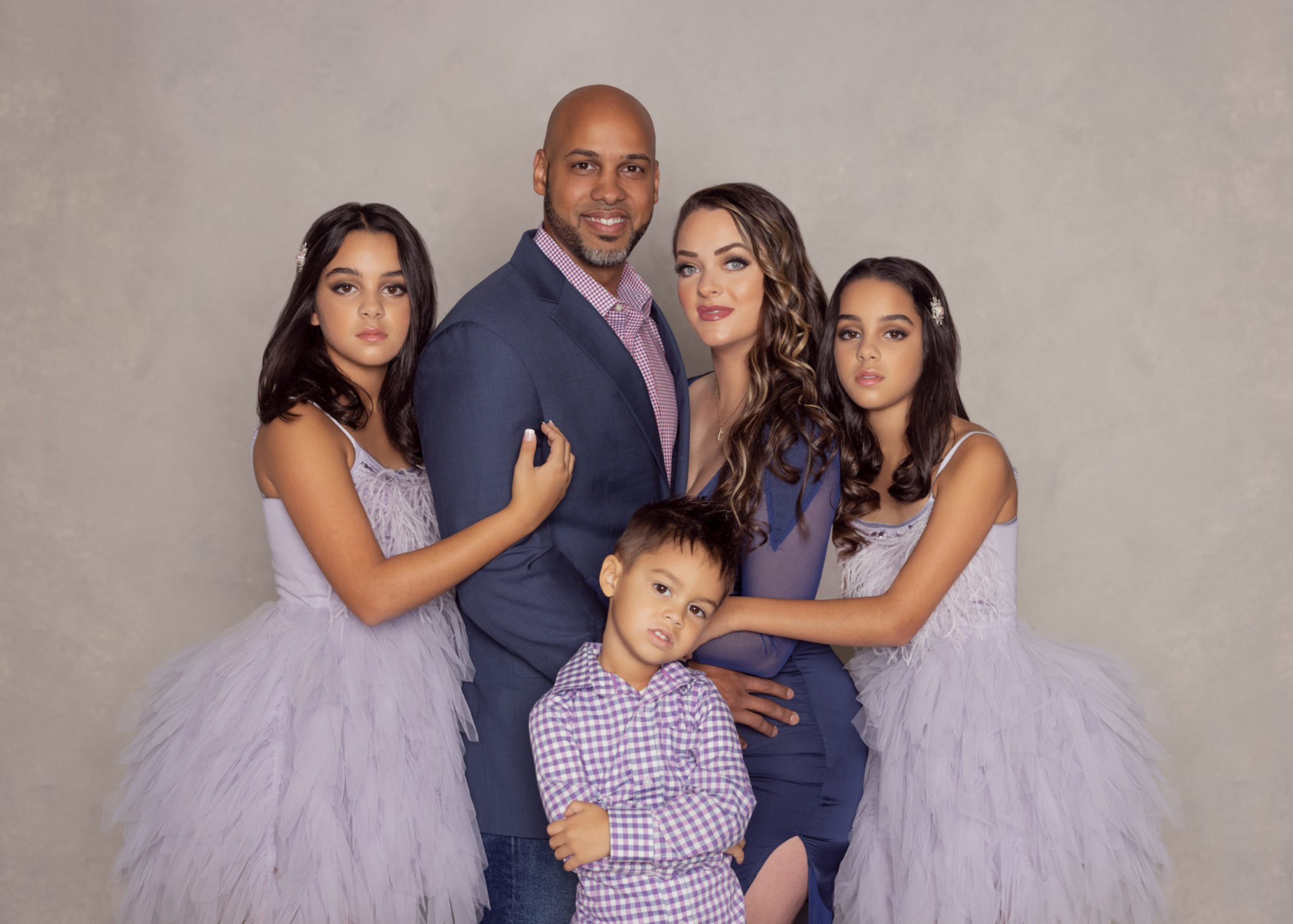 The Sanchez family portraits featured image, portrait photography, family photos, family photographer, knoxville tennssee photographer, portrait master